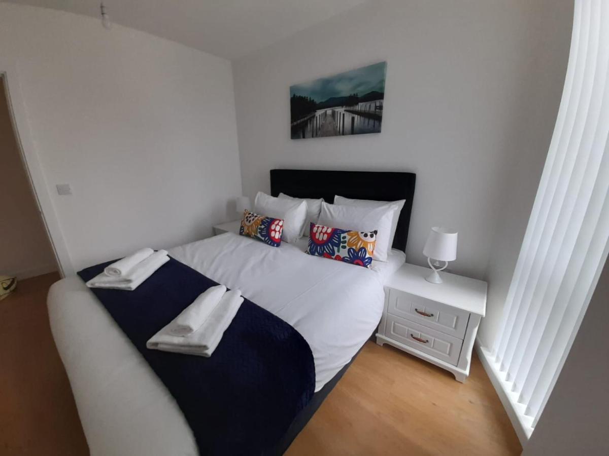Berks Luxury Serviced Apartments , Free Parking, Free Gym And Free Wifi Bracknell Exterior foto