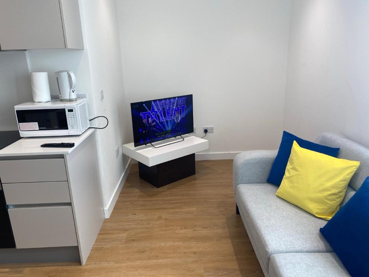 Berks Luxury Serviced Apartments , Free Parking, Free Gym And Free Wifi Bracknell Exterior foto