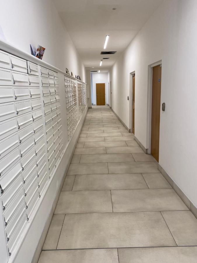 Berks Luxury Serviced Apartments , Free Parking, Free Gym And Free Wifi Bracknell Exterior foto