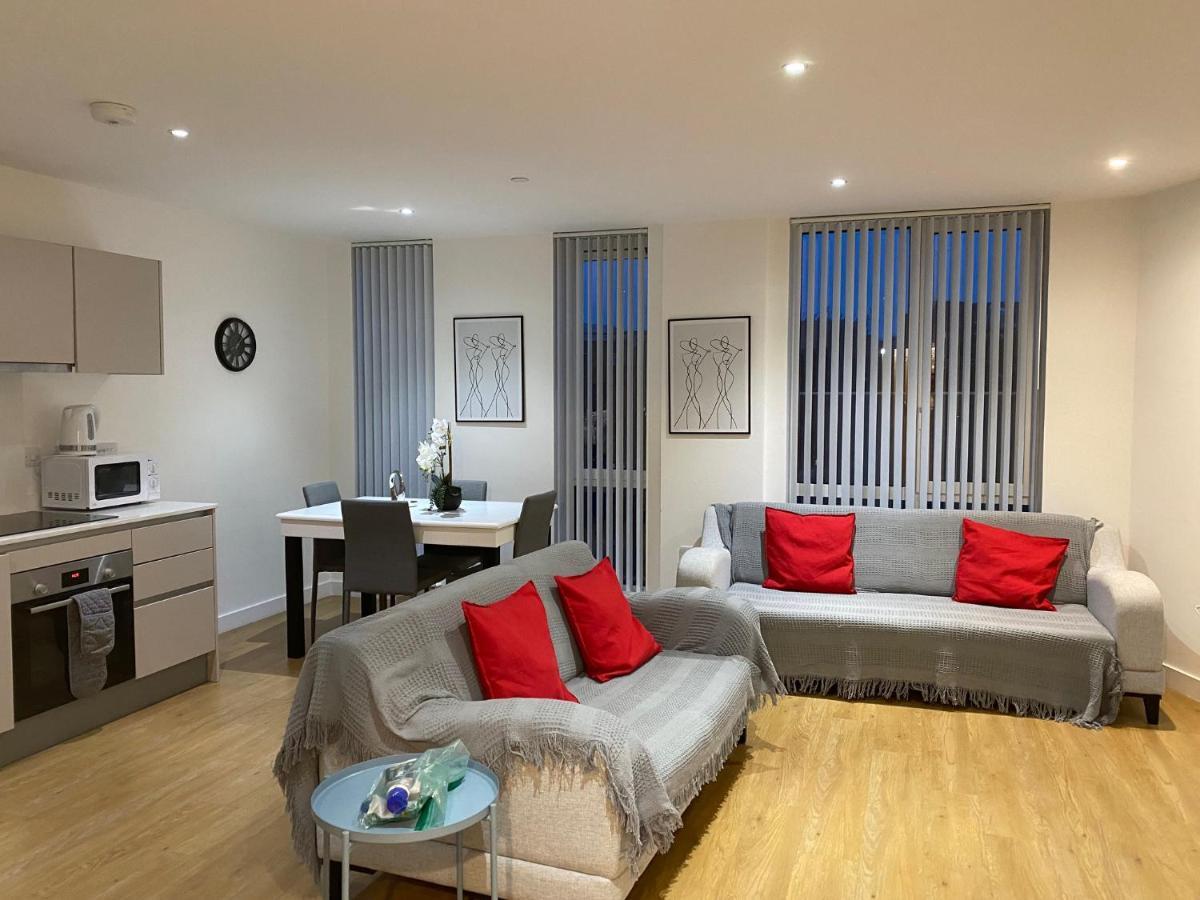 Berks Luxury Serviced Apartments , Free Parking, Free Gym And Free Wifi Bracknell Exterior foto